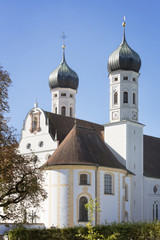 Kloster Benediktbeuern, Bayern, im Herbst