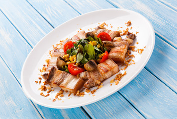 Roast meat and vegetables 