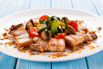 Roast meat and vegetables 