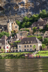 La Roque Gageac vue depuis la Dordogne. Dordogne. Nouvelle Aquitaine