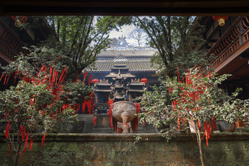 Obraz premium A buddhist temple interior in China