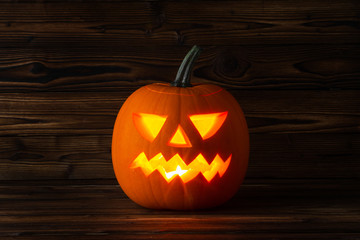 Obraz premium Glowing Halloween pumpkin