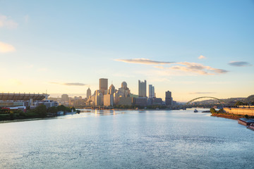Pittsburgh cityscape with the Ohio river - obrazy, fototapety, plakaty