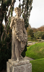 Fototapeta premium Olf female statue