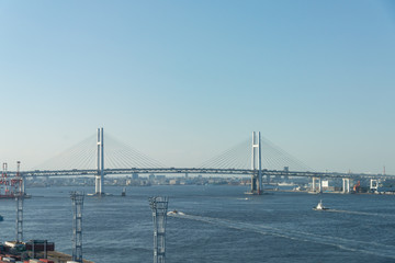 港とベイブリッジ