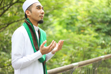 Closeup shot of Muslim Man Recite Doa