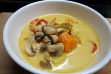 Curry indonésien fait maison