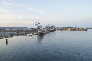 Fototapeta na wymiar ship in the harbour of sete