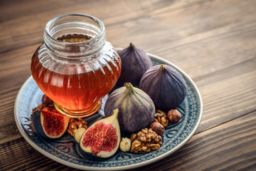 Honey with fresh figs