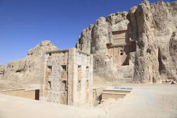 ナグシェ・ロスタムのゾロアスター教の神殿と王墓