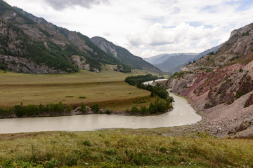 Fototapeta na wymiar the valley of the Chuya River