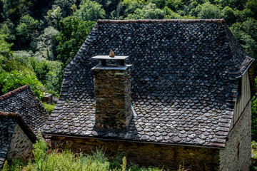 Dans les rues de Conques en Rouergue