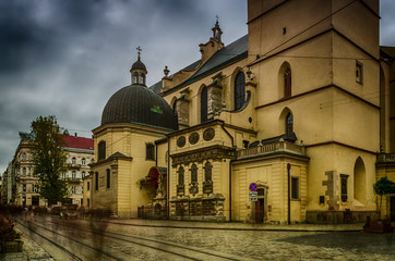 Fototapeta na wymiar Lviv cityscape in the western part of Ukraine in the autumn season