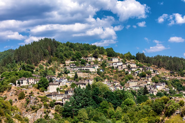 Fototapeta na wymiar Beautiful view of the historic village of Tsepelovo in Zagori area, northern Greece.