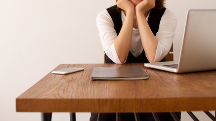 ノートパソコン　女性 　スマホ　スマートフォン