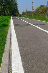 Pista ciclabile nel parco urbano