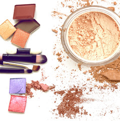 Cosmetic products. Facial powder and eye shadow