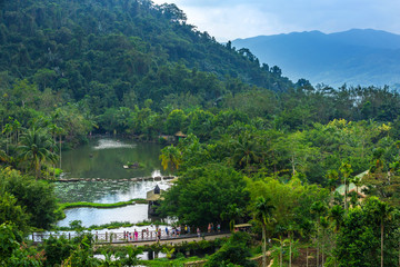 Obraz premium Lake in the rainforest. Yanoda Rain Forest. Hainan, China.