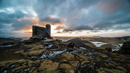 Ruine im Sonnenuntergang