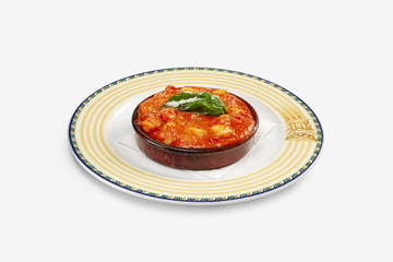 gnocchi with tomate sauce and basil