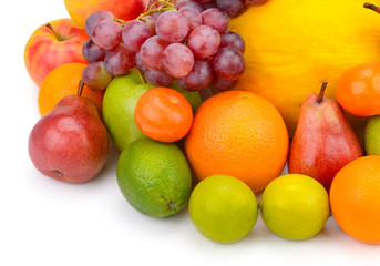 Fototapeta na wymiar fruit and berries isolated on white background