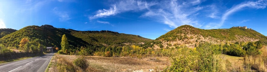 Paysage des Gorges de la Dourbie dans l’Aveyron en Occitanie, France