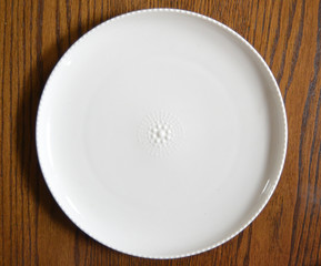 plato blanco vacío