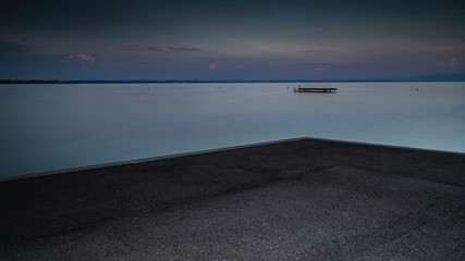 Badefloß am Abend