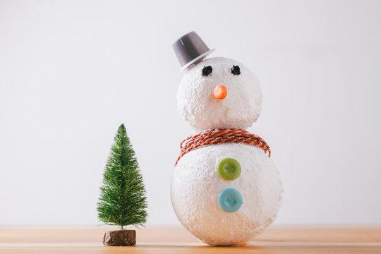 Snowman diy step by step tutorial. Step 5.