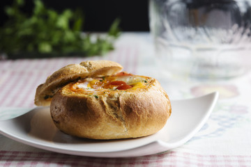 Bollo de pan relleno