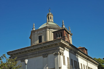 Fototapeta na wymiar Milano, la Basilica di San Lorenzo Maggiore