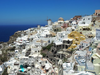 Fototapeta na wymiar Traditional White Washed Santorini Greece