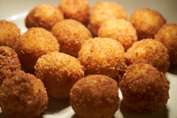 Vegetarian fried falafel chicken balls