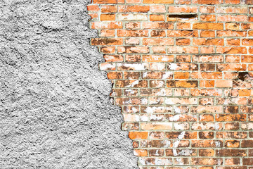 Old roughcast with red brick wall © Francesco Scatena
