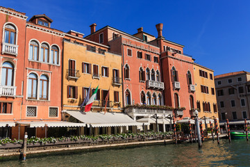 Fototapeta na wymiar Colorful Old Hotels Along the Grand Canal