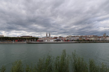 Fototapeta na wymiar View on Mâcon from François-Mitterrand bridge
