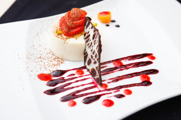 Panna cotta dessert