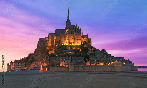 Crépuscule au Mont-Saint-Michel