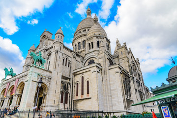 Fototapeta na wymiar Sacred Heart Cathedral in Montmartre district in Paris
