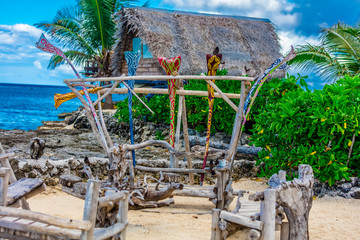 MOTU TROPICAL