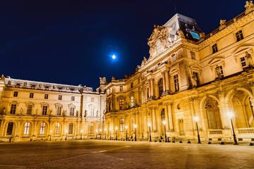 Fototapeta na wymiar night on the pyramid of the Louvre Museum in Paris
