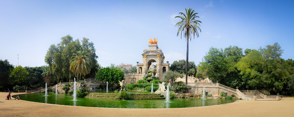 Fototapeta na wymiar Fontain in the Citadel Park of Barcelona