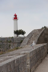 LE PHARE ROUGE
