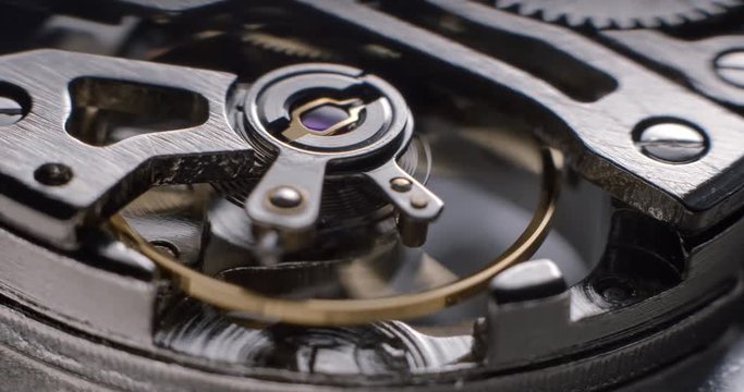 Watch tourbillon rotating macro slowmotion &sbquo;&Auml;&igrave; orginal file&not;&dagger;: 4K DCI, PRO RES 444, 12 bits