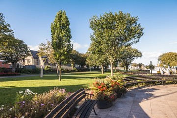 Scorcio di un parco verde a Dun Laoghaire, Irlanda