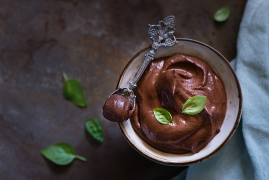 mousse with ricotta, figs and chocolate