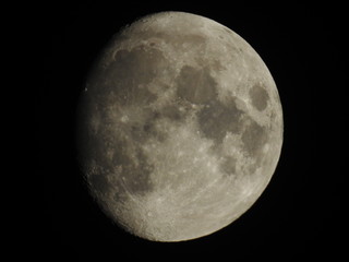 Mond in der Nacht nahe