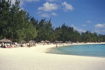 Plage de sable blanc sur l'île Maurice
