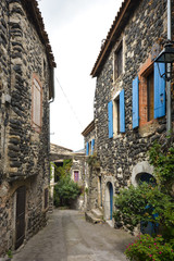 Fototapeta na wymiar Alba la Romaine ein kleines mittelalterliches Städtchen in Frankreich 