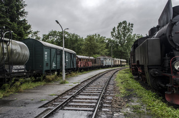 lokomotywa, pociąg, wagon, stacja 